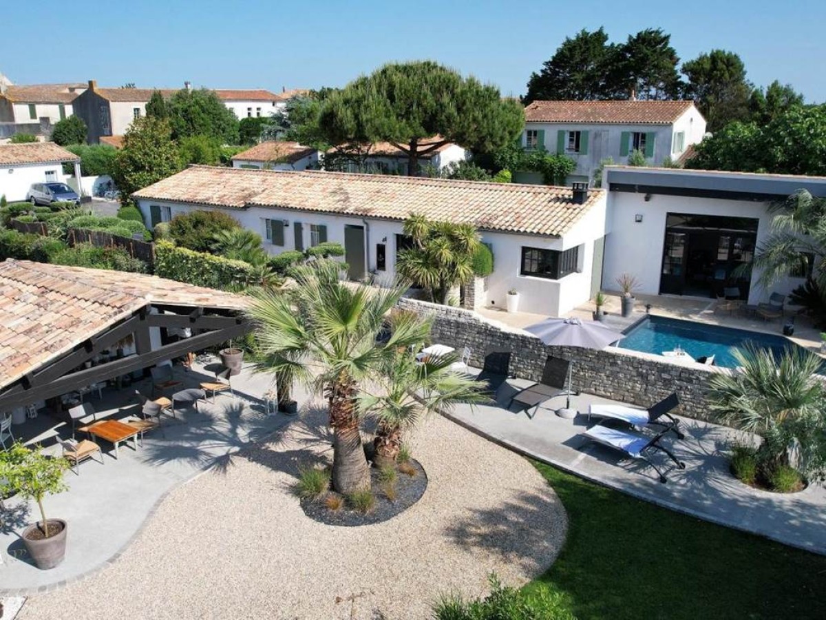 L'Ile sous le Vent - Bonjour Fun