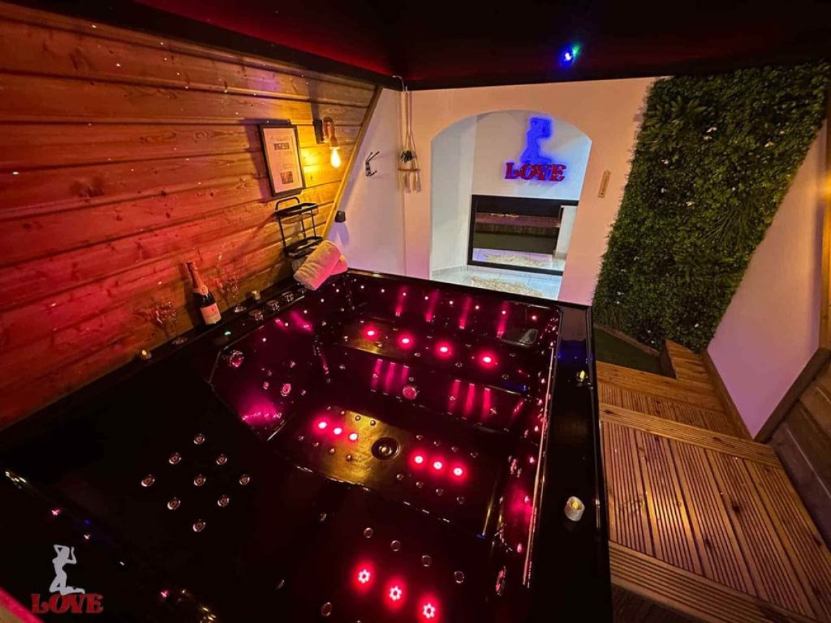 La Crèche Romantique - Bonjour Fun