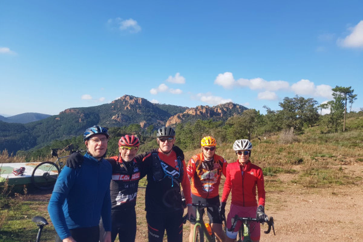 La plus belle route du monde en vtt électrique - Excursion accompagnée - Bonjour Fun