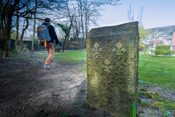 Les bornes royales de Devecey - Bonjour Fun