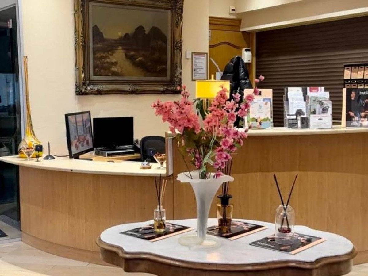 Les Reflets Jaunes - Bonjour Fun