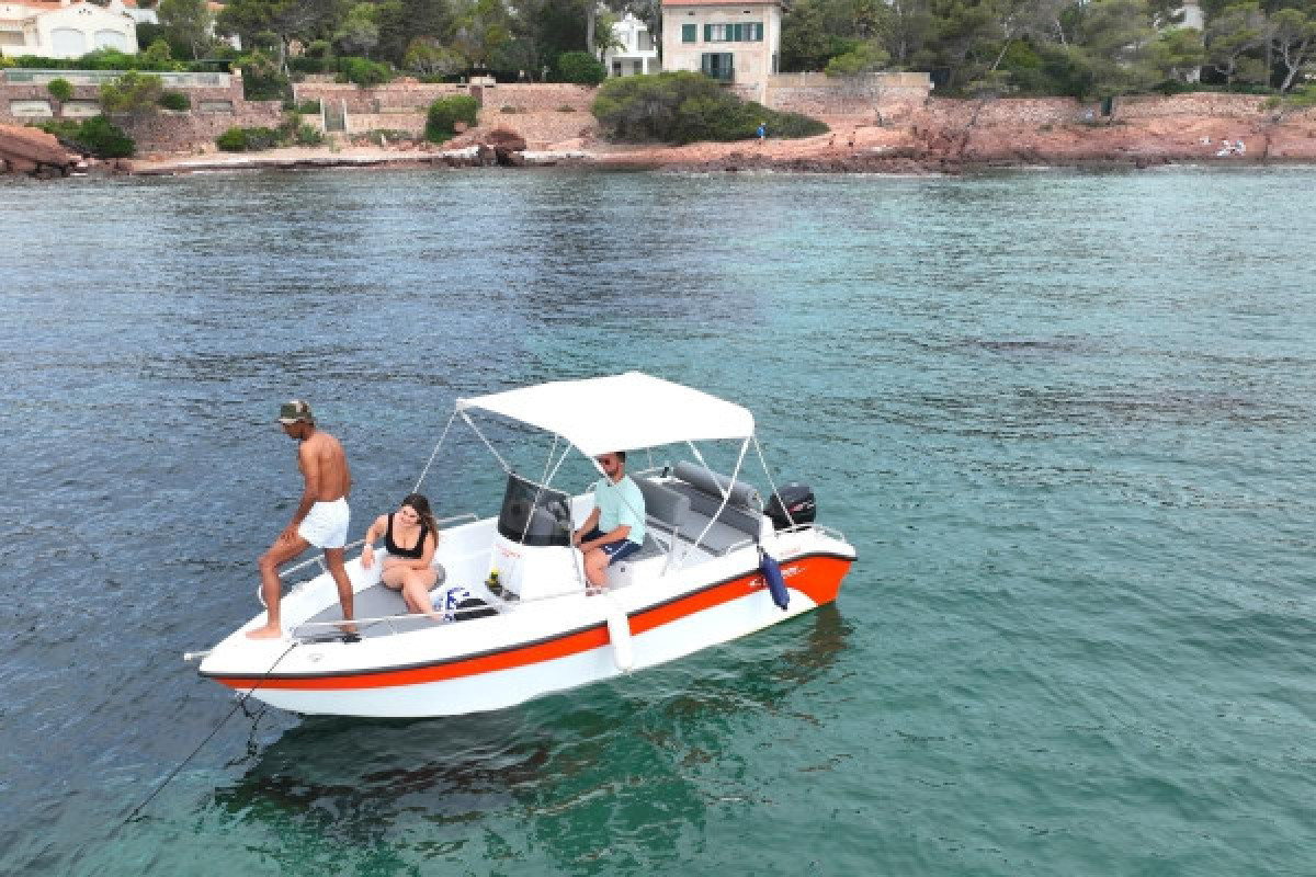 Location bateau sans permis à Saint Raphaël -7 personnes - Bonjour Fun