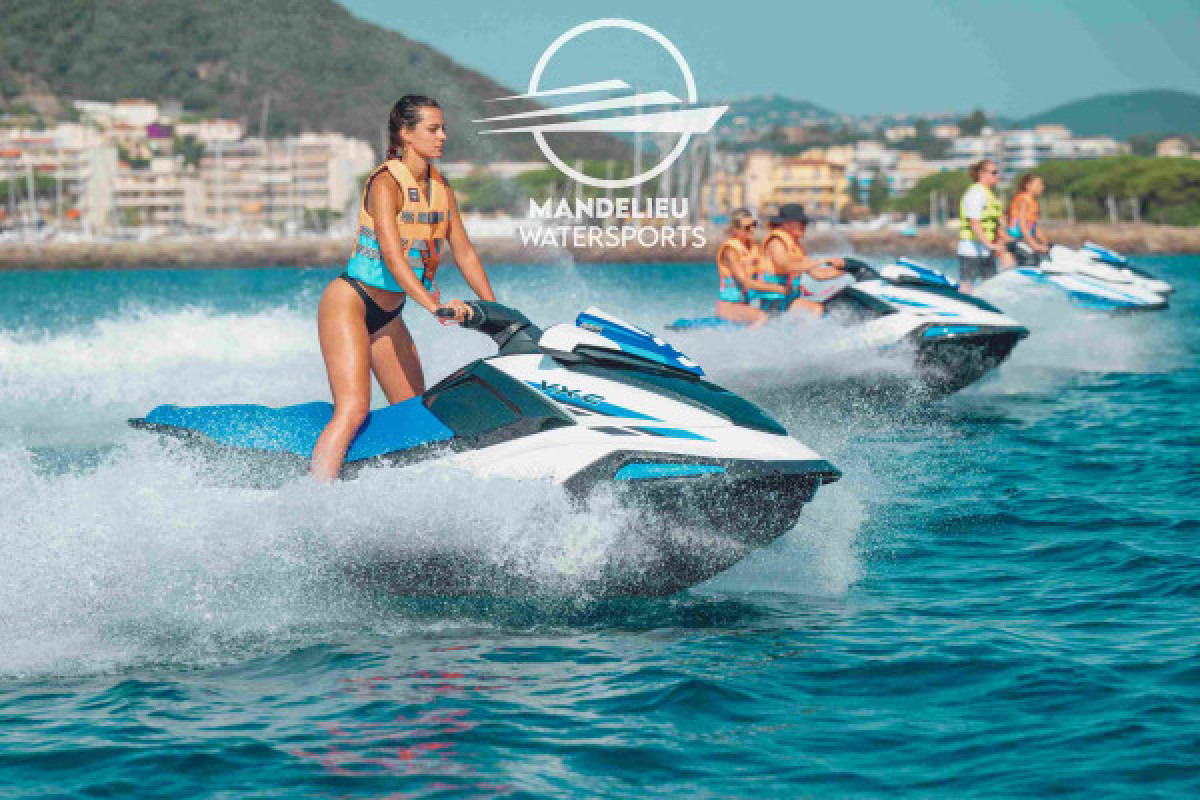 LOCATION JET SKI 30 MINUTES SANS PERMIS - Bonjour Fun