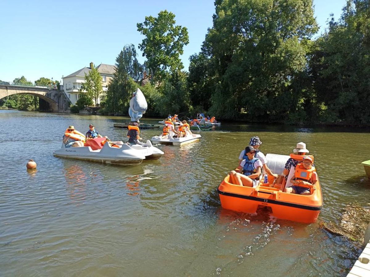 Location pédalo de 4 places 2H - Bonjour Fun
