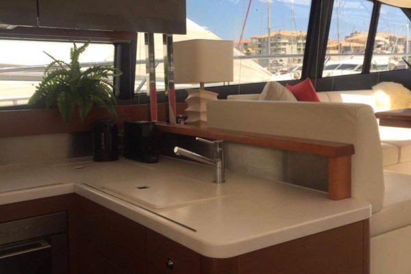 Location yacht Jeanneau prestige 500S  (10 personnes) - Bonjour Fun