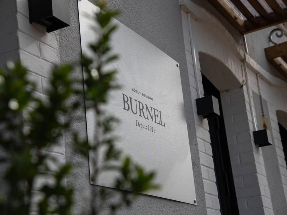 Logis Burnel Et La Cle Des Champs - Bonjour Fun