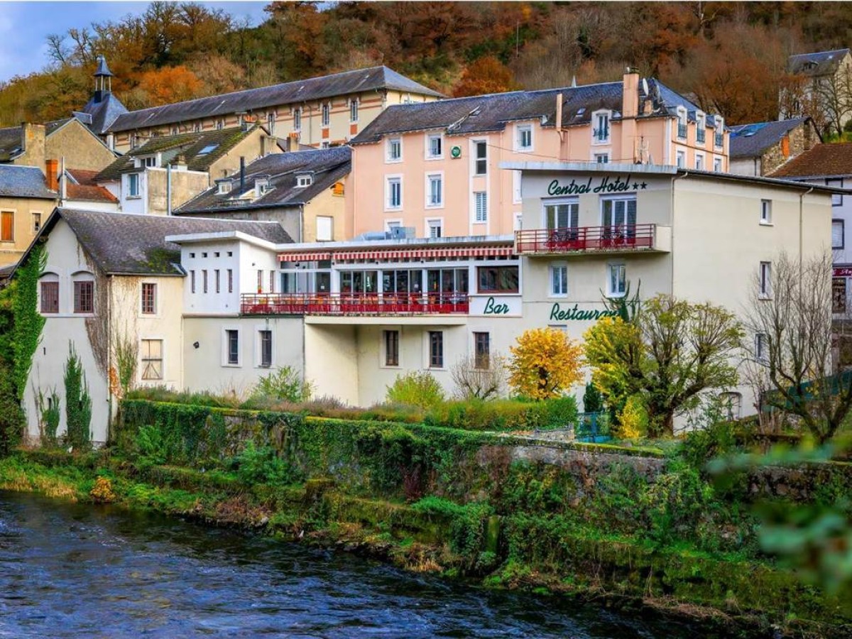 Logis Central Hôtel - Restaurant & Spa - Bonjour Fun