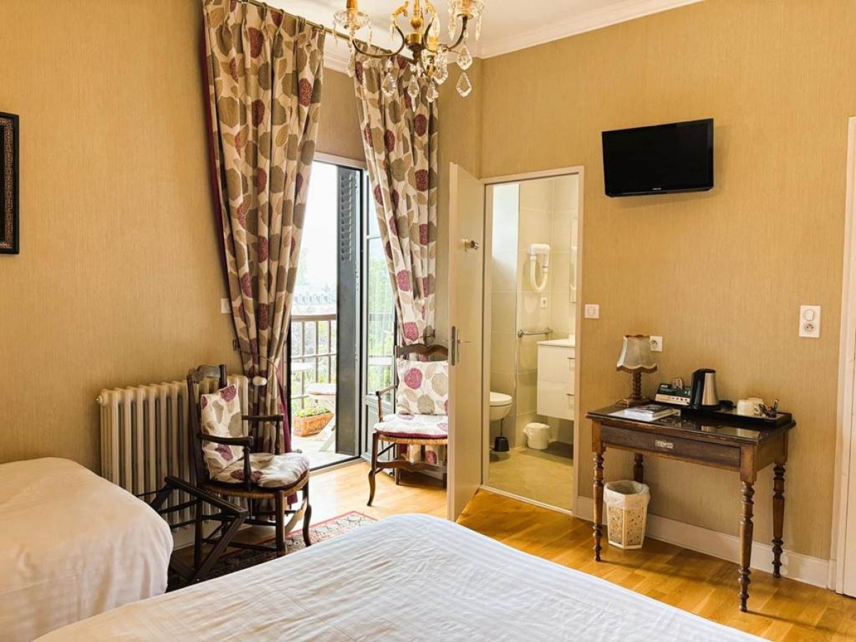 Logis Hôtel Beau Site - Bonjour Fun