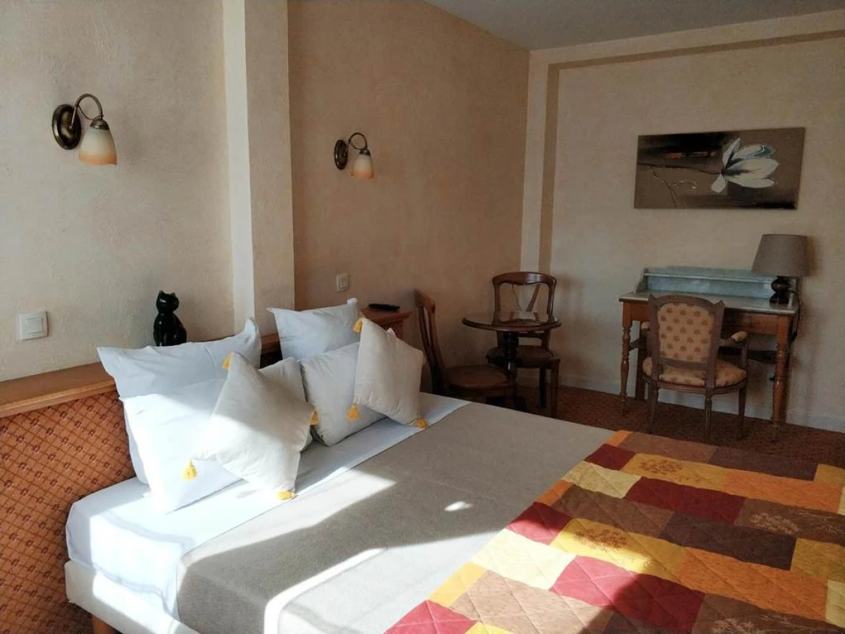 Logis Hotel Calisola Besançon - Soirée Etape - Bonjour Fun