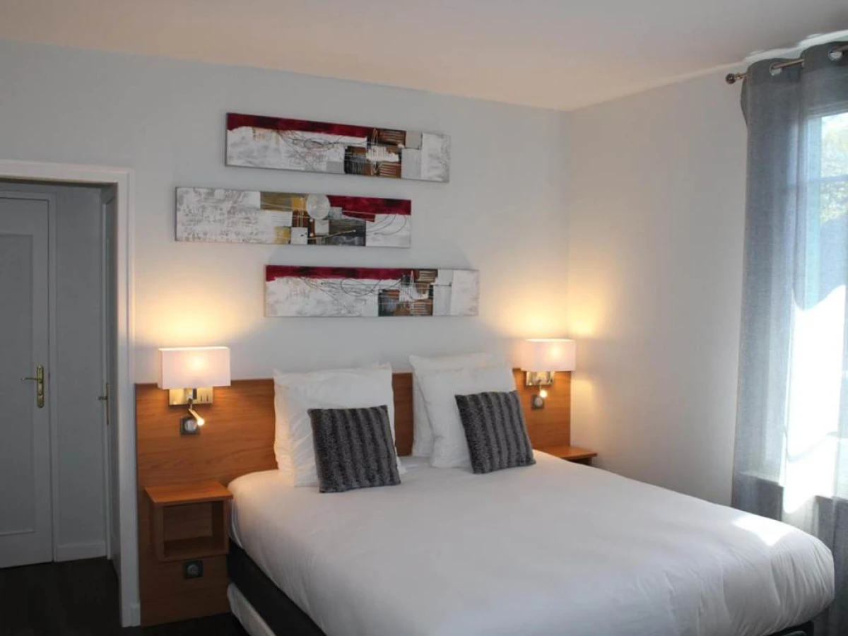 Logis Hotel De Paris - Bonjour Fun