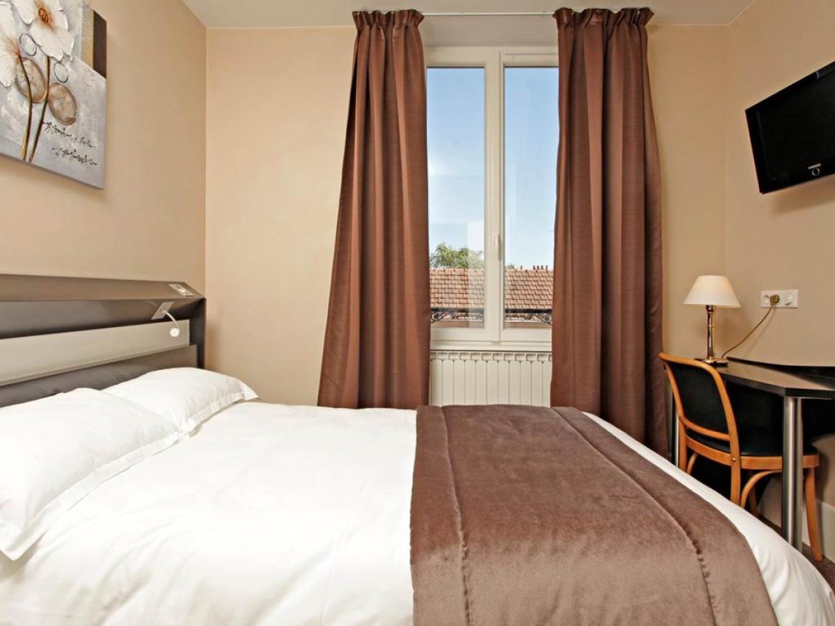 Logis Hotel des Bourbons Montluçon Climatisé - Bonjour Fun