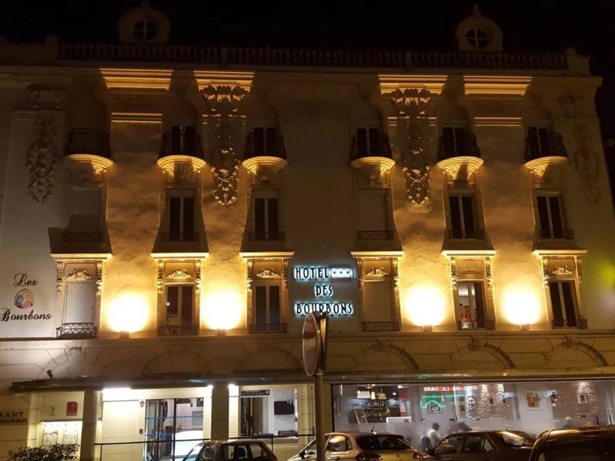 Logis Hotel des Bourbons Montluçon Climatisé - Bonjour Fun