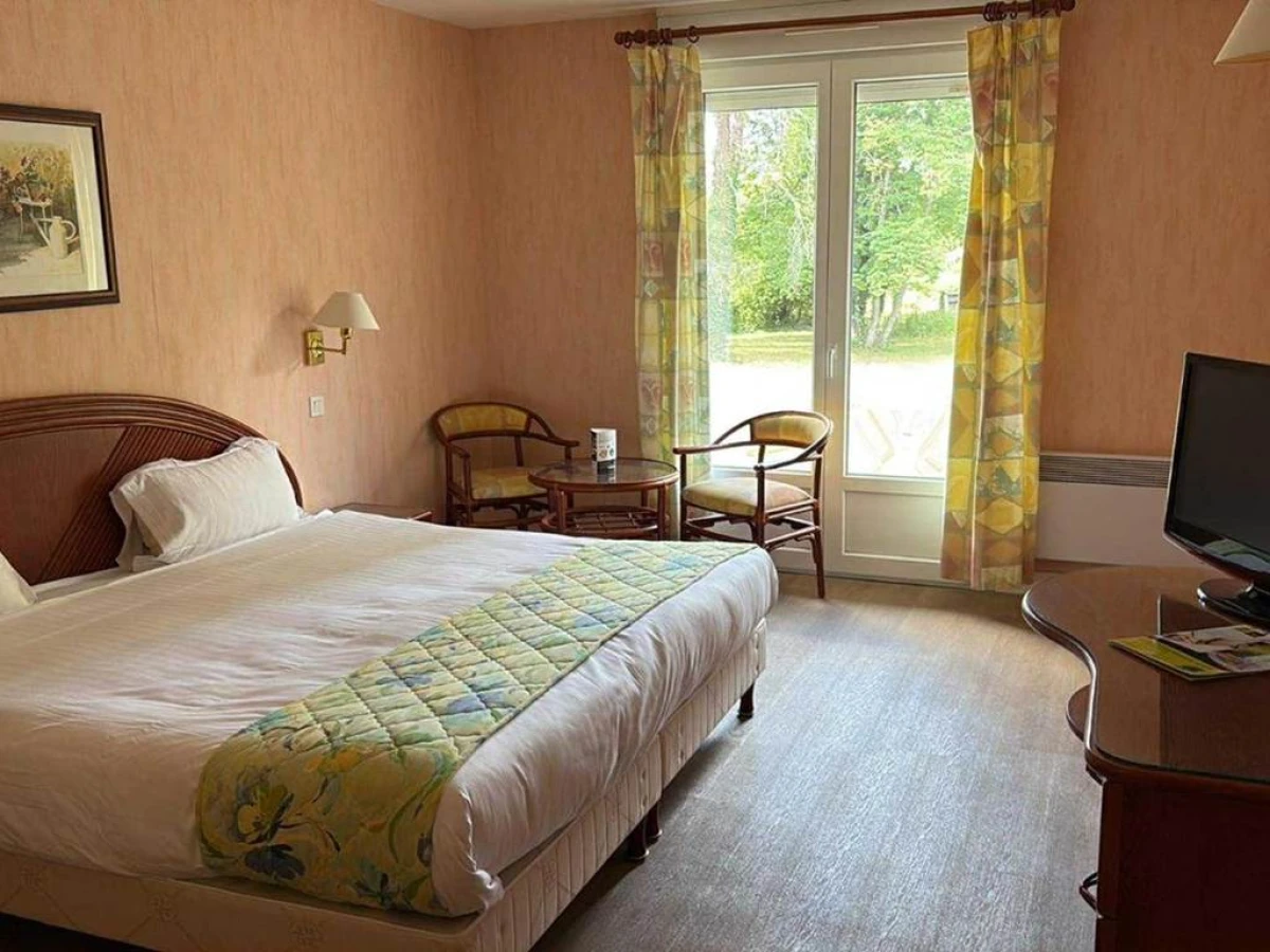 Logis Hôtel du Pont Neuf - Bonjour Fun