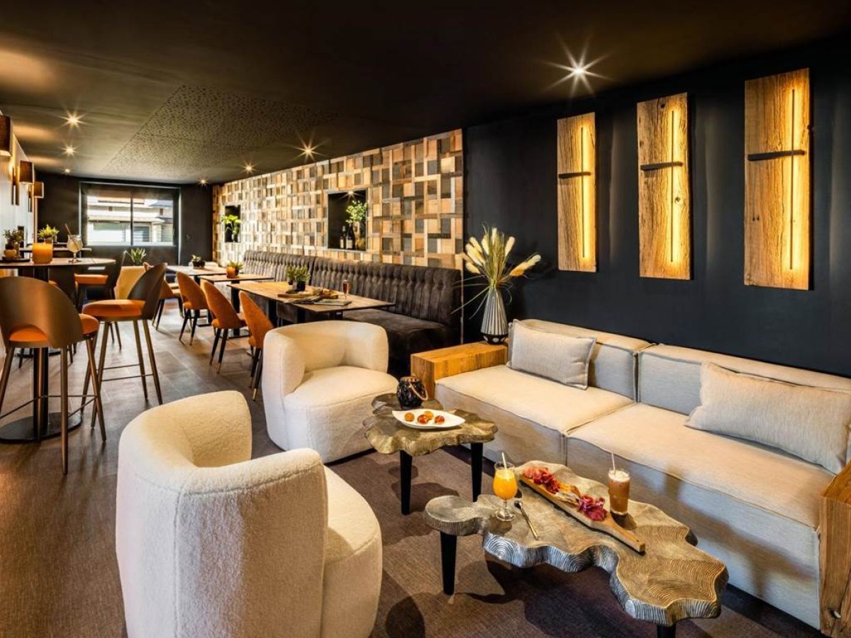 Logis Hôtel LBB - les 2 lacs - Bonjour Fun