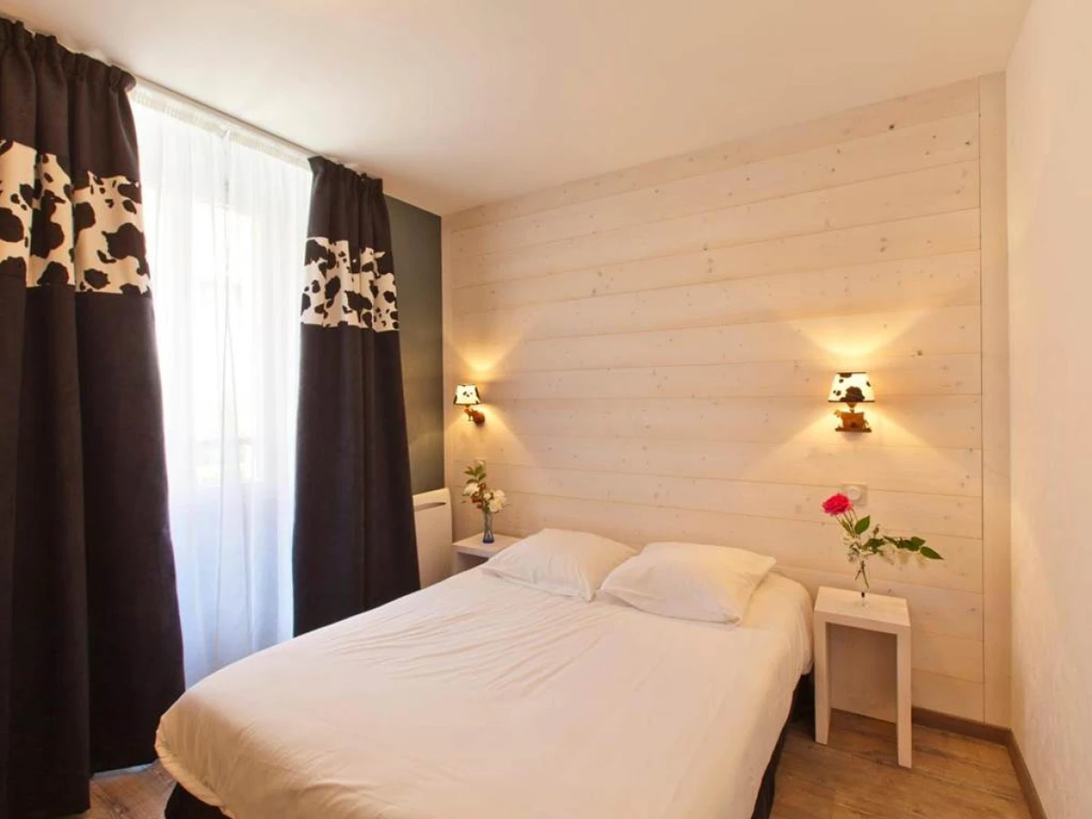 Logis Hôtel LBB - les 2 lacs - Bonjour Fun