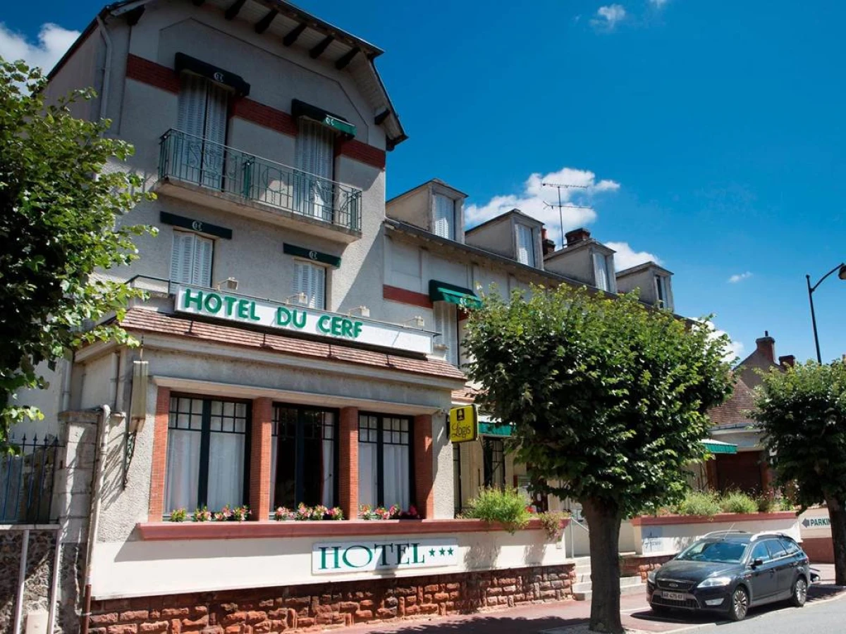Logis Hotel Le Cerf - Bonjour Fun