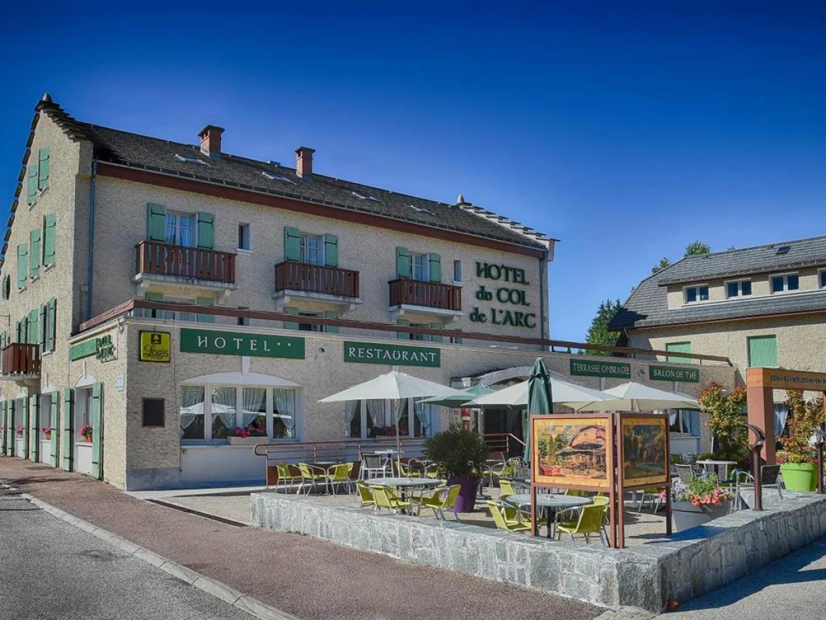 Logis Hôtel - Le Col de l'Arc - Bonjour Fun