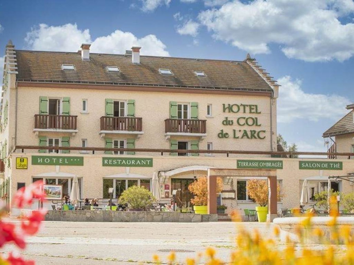 Logis Hôtel - Le Col de l'Arc - Bonjour Fun
