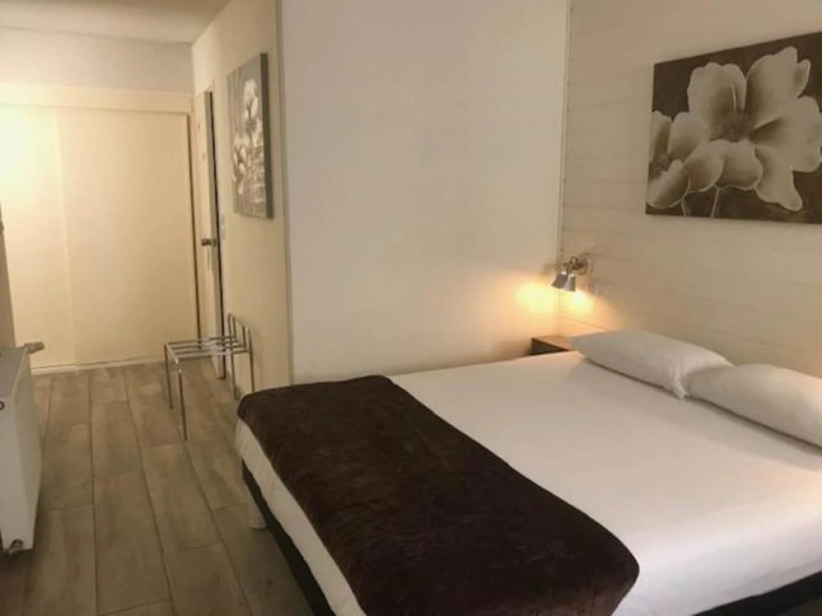 Logis Hotel Les Gravades Ussel - Bonjour Fun