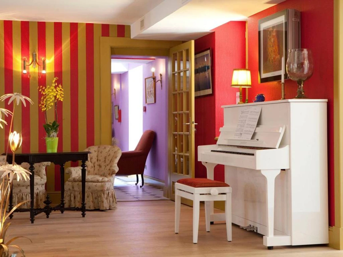 Logis hôtel Ô en Couleur - Bonjour Fun