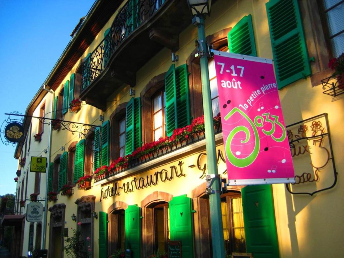 Logis Hôtel-Restaurant Aux Trois Roses - Bonjour Fun