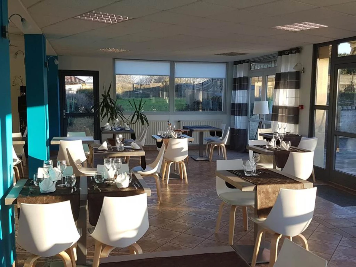 Logis Hotel- Restaurant La Haie Des Vignes Séminai - Bonjour Fun