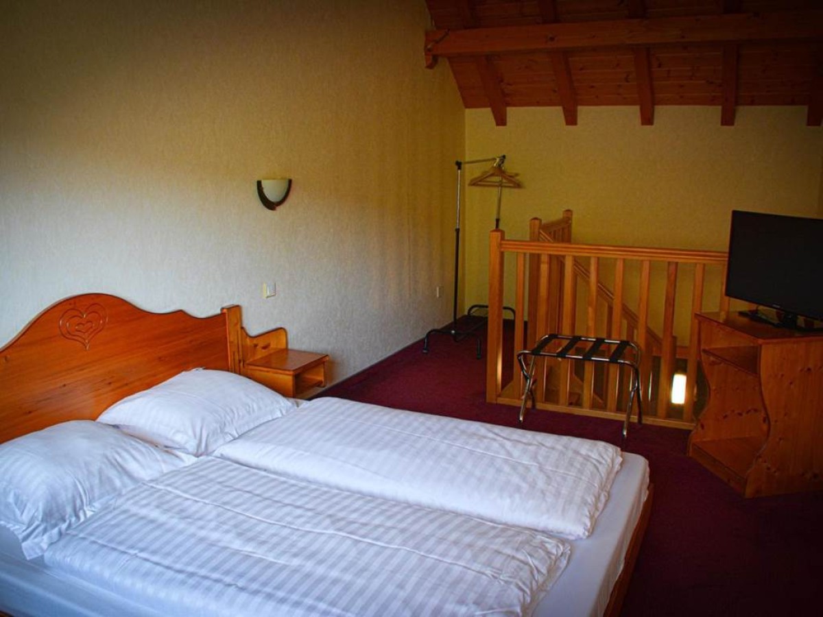 Logis Hôtel Restaurant La Petite Auberge Alsace - Bonjour Fun