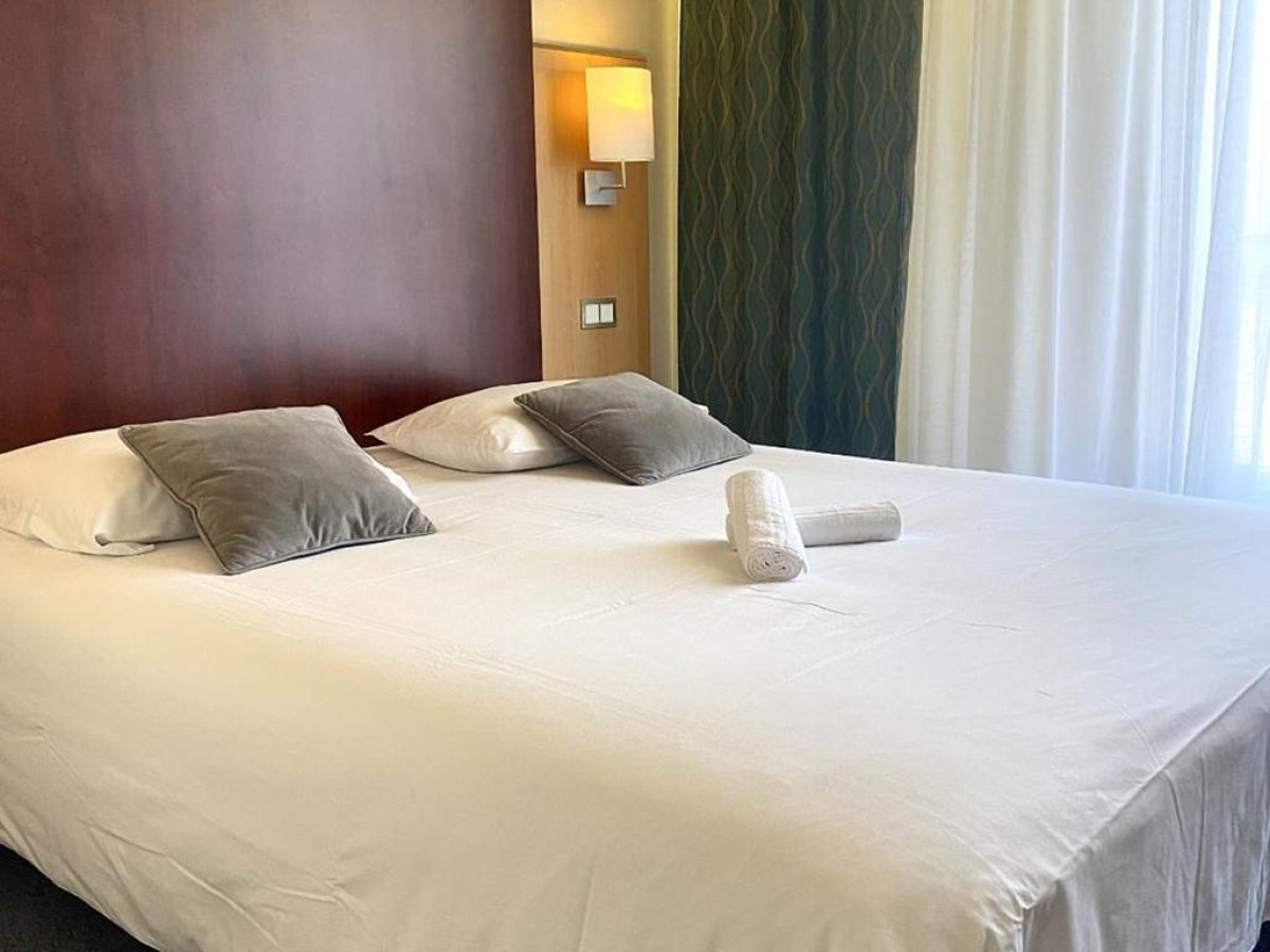 Logis Hôtel & Restaurant Le Cheval Blanc et Clovis - Bonjour Fun