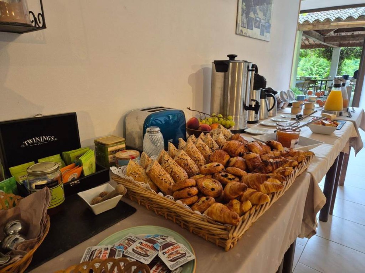 Logis Hôtel Restaurant Les Norias - Bonjour Fun