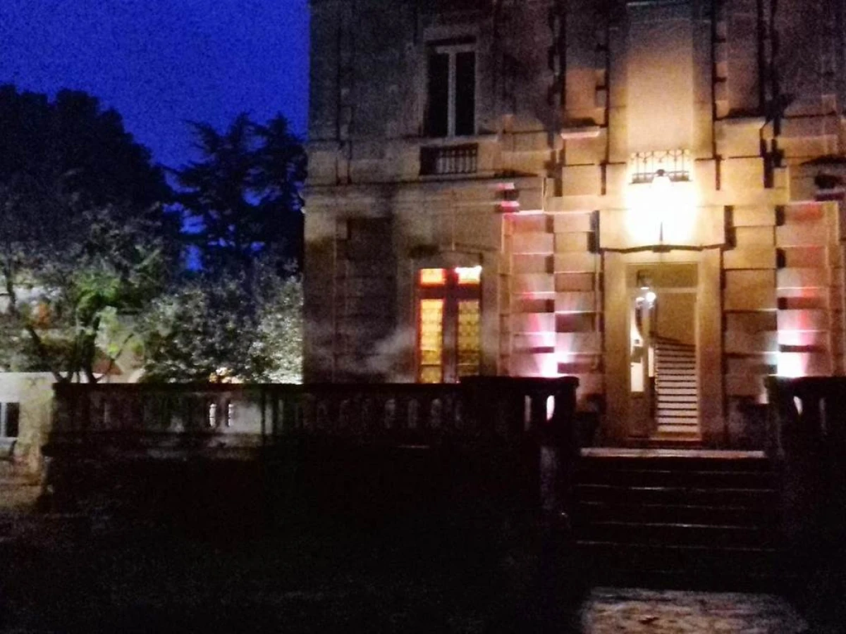 Logis Hôtel - Restaurant Résidence Les Cèdres - Bonjour Fun