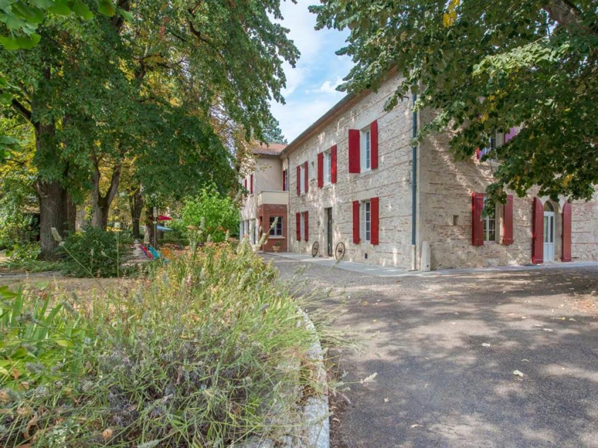 Logis Hotels - Au Colombier du Touron - Bonjour Fun