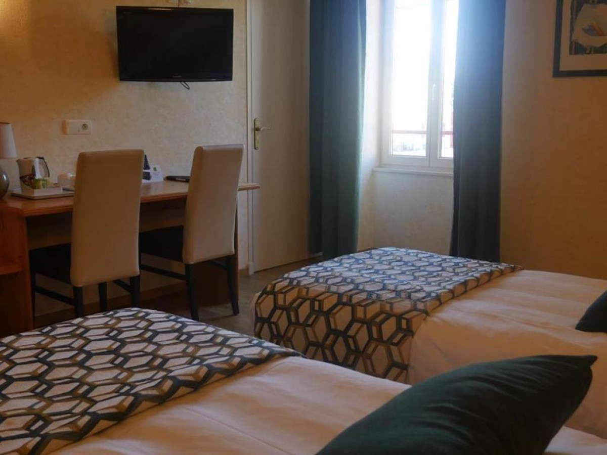 Logis Le Saint Cyr - Bonjour Fun