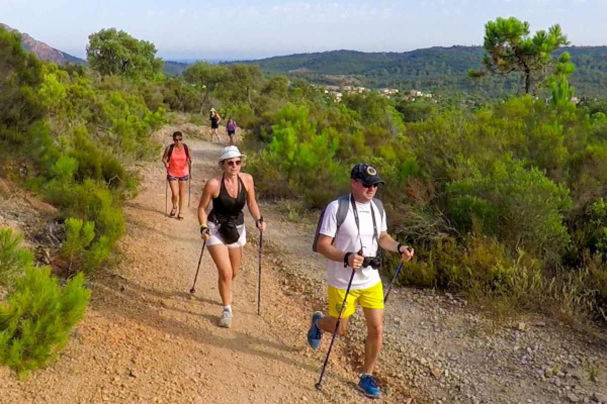 Marche nordique au cœur du massif de l'Estérel - Bonjour Fun