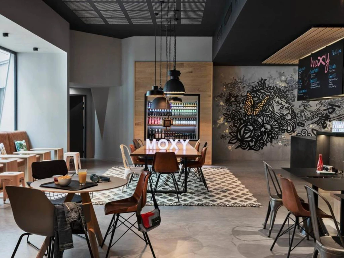 Moxy Lyon Airport - Bonjour Fun