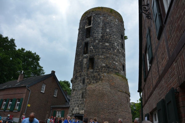 Neuss: Schloss Dyck-Tour (max. 120 Min) - Bonjour Fun