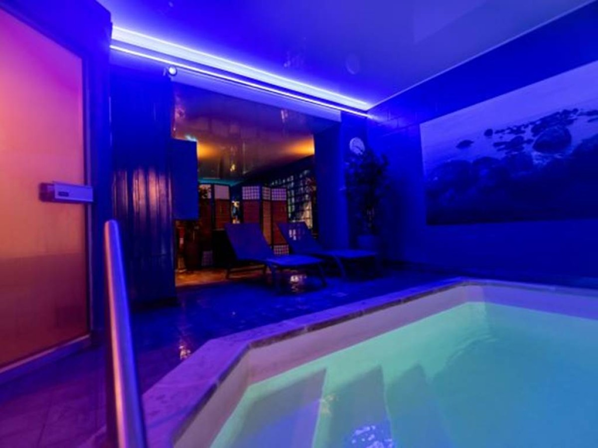 NOCTURNE (vendredi , samedi et dimanche) : Accès espace AQUA DETENTE 3 PERSONNES de 22h30 à minuit - Bonjour Fun