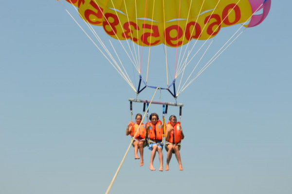 Parachute ascensionnel - Port Fréjus - Bonjour Fun