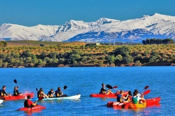 Canoes on the Cubillas Reservoir, Granada - Bonjour Fun