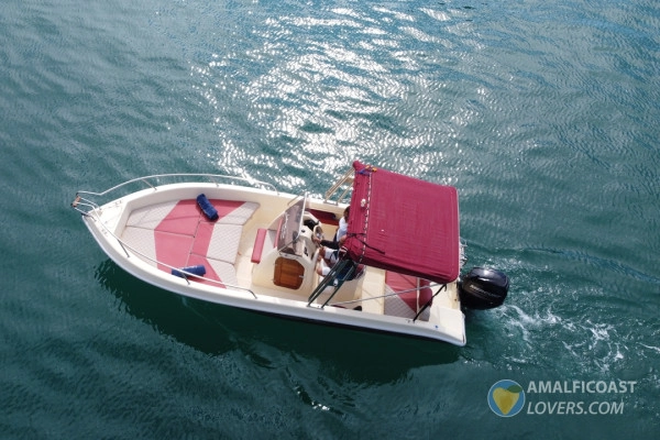 Private 40hp boat tour of the Amalfi Coast and Positano - Bonjour Fun