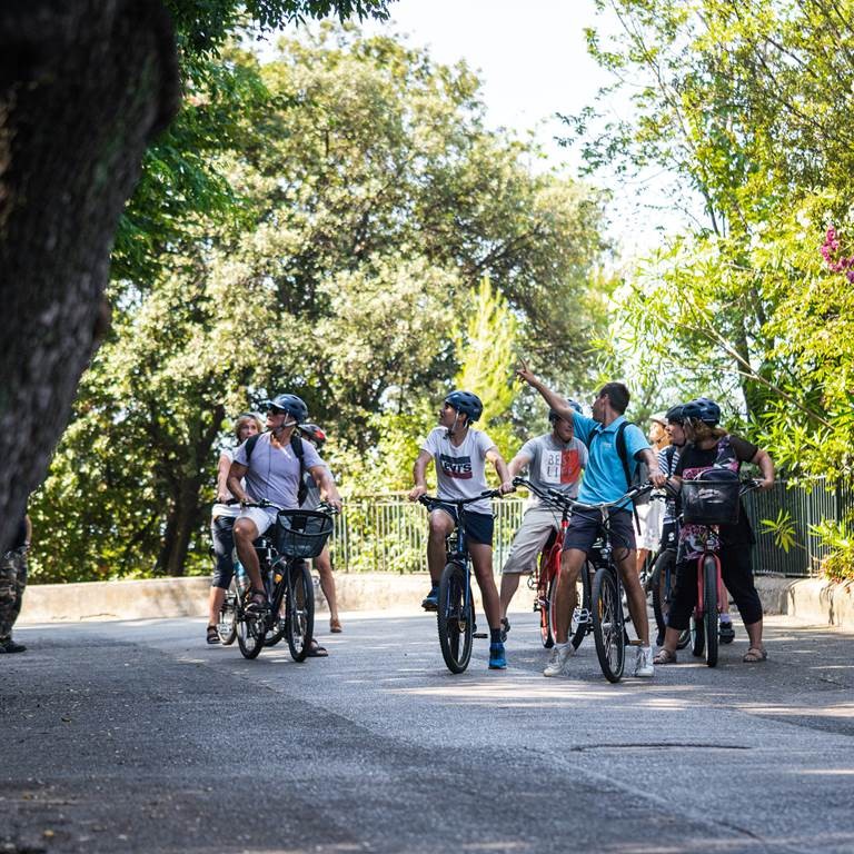 PRIVE: E-BIKE CITY TOUR LES MEILLEURS SPOTS DE NICE - Bonjour Fun