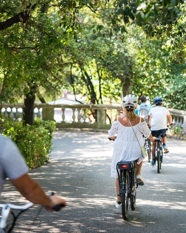PRIVE: E-BIKE CITY TOUR LES MEILLEURS SPOTS DE NICE - Bonjour Fun