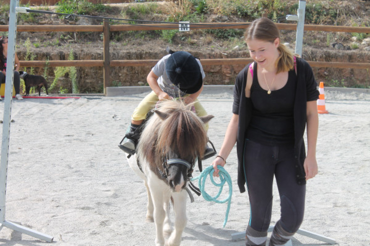 Promenade initiation à poney/cheval avec vue sur le lac - Bonjour Fun