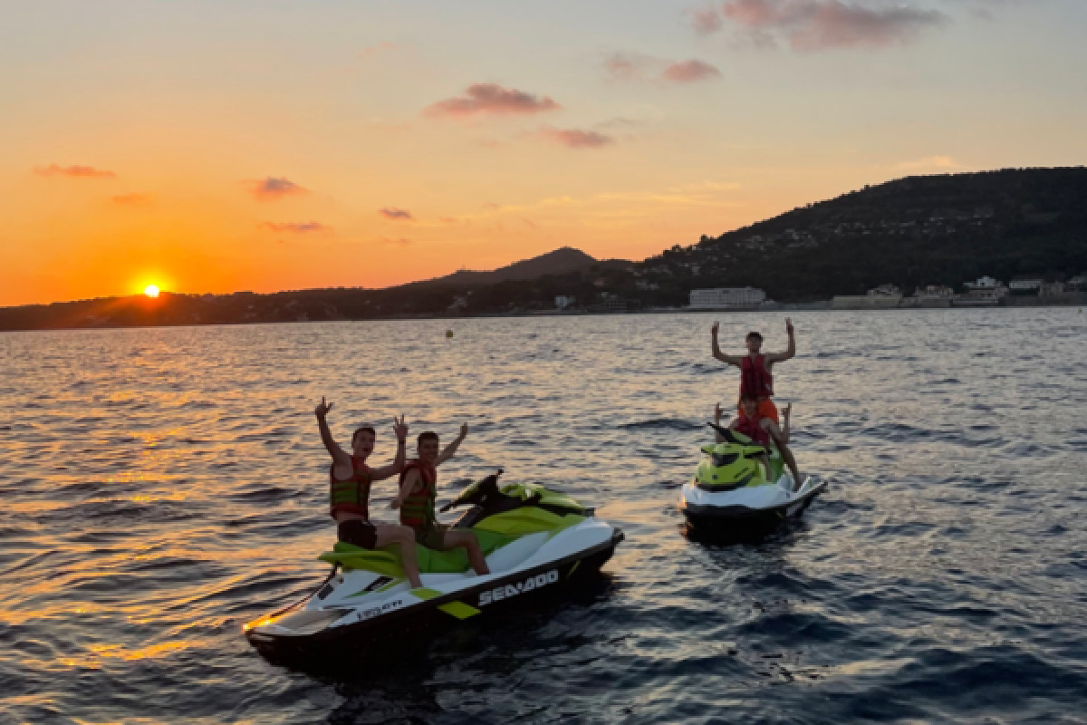 Randonnée en Jet Ski - Coucher de Soleil - Agay - Bonjour Fun