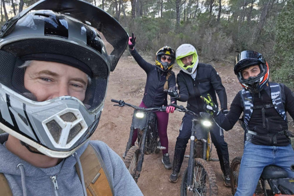 Randonnée en Moto électrique à Puget s/argens - Bonjour Fun