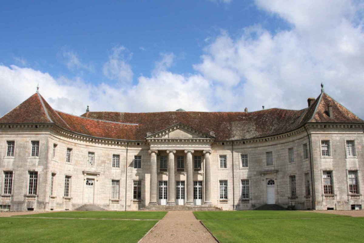 RETOUR À L’ÉLÉGANCE AU CHÂTEAU DE MONCLEY - Bonjour Fun