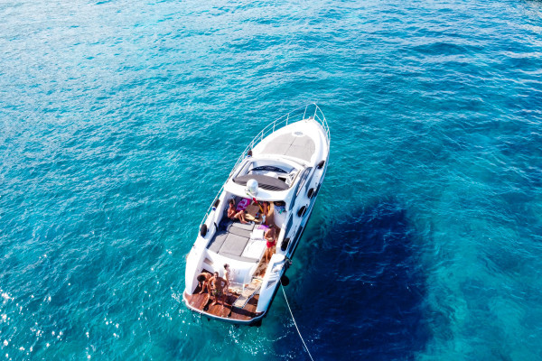 Sail the Amalfi Coast with Yacht Rizzardi Incredible 45 S - Bonjour Fun