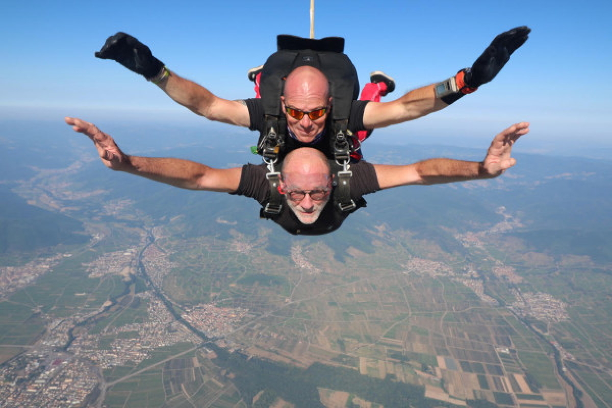 Saut en parachute tandem à Colmar - Bonjour Fun
