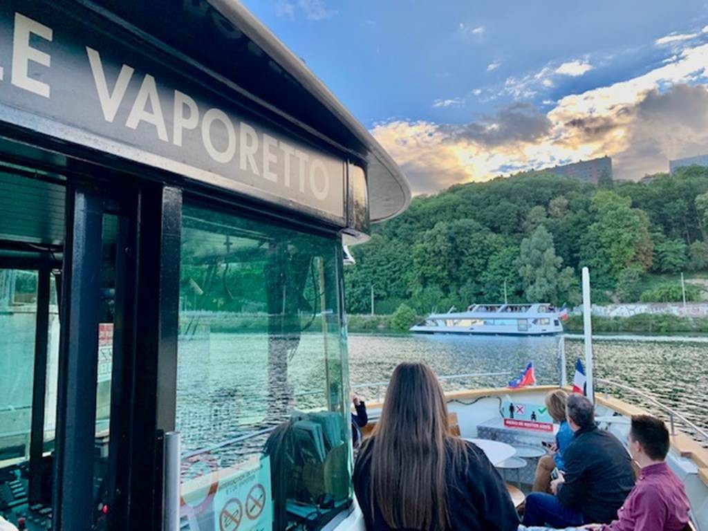 Service régulier Vaporetto Départ Confluence - Bonjour Fun