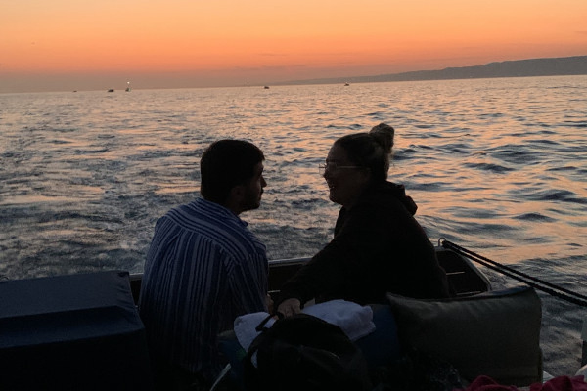 Soirée au soleil couchant dans les Calanques du Frioul - Quai d'honneur Mairie - Bonjour Fun