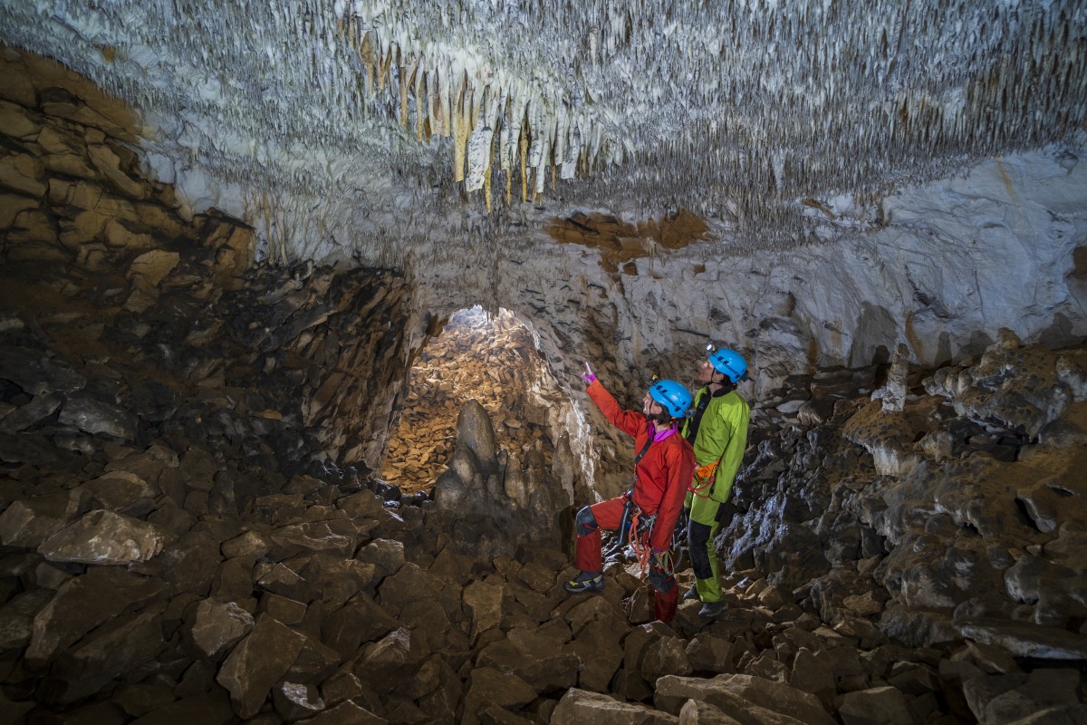 Spéléologie a l'Aven Cordier - Bonjour Fun